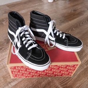 Men's Size 8 Vans Sk8 Hi Shoes/Women's size 9.5